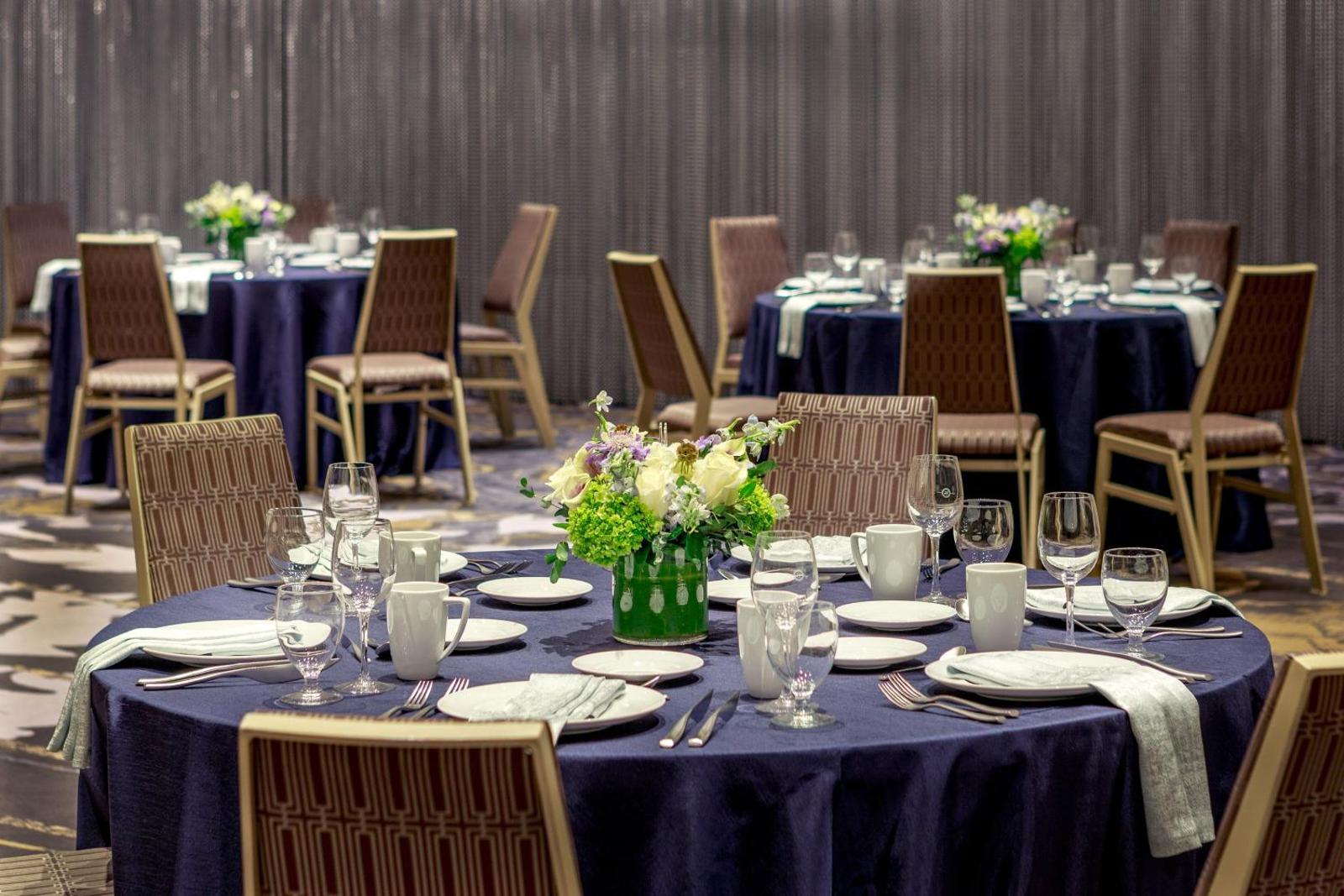 Sheraton Commander Hotel Main image 2